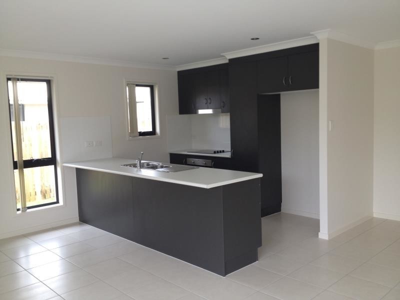 24 Vermont Drive, Parkhurst QLD 4702
